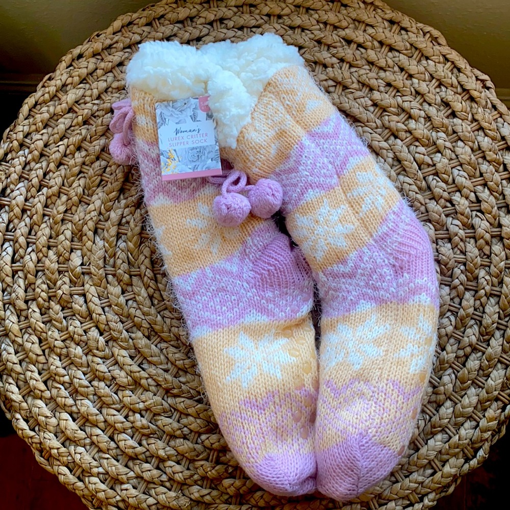 Woman’s Slipper Sock with rubber bottom for better grip on the floors. NWT